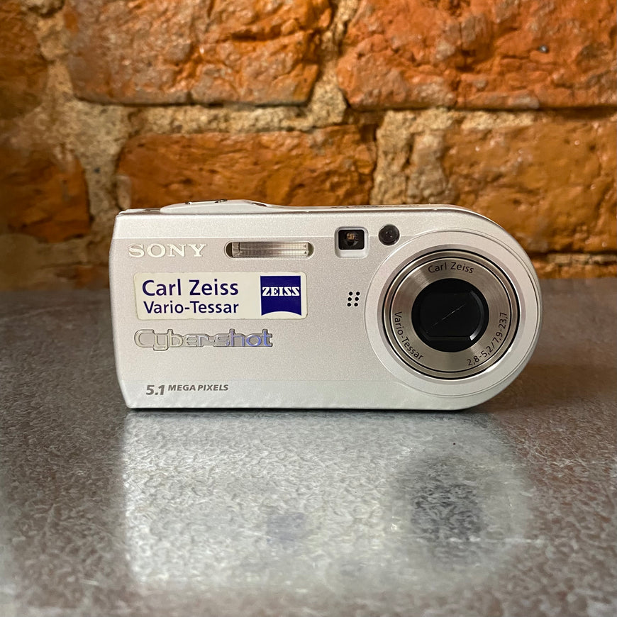 Sony Cyber-Shot DSC-P100 цифровой фотоаппарат