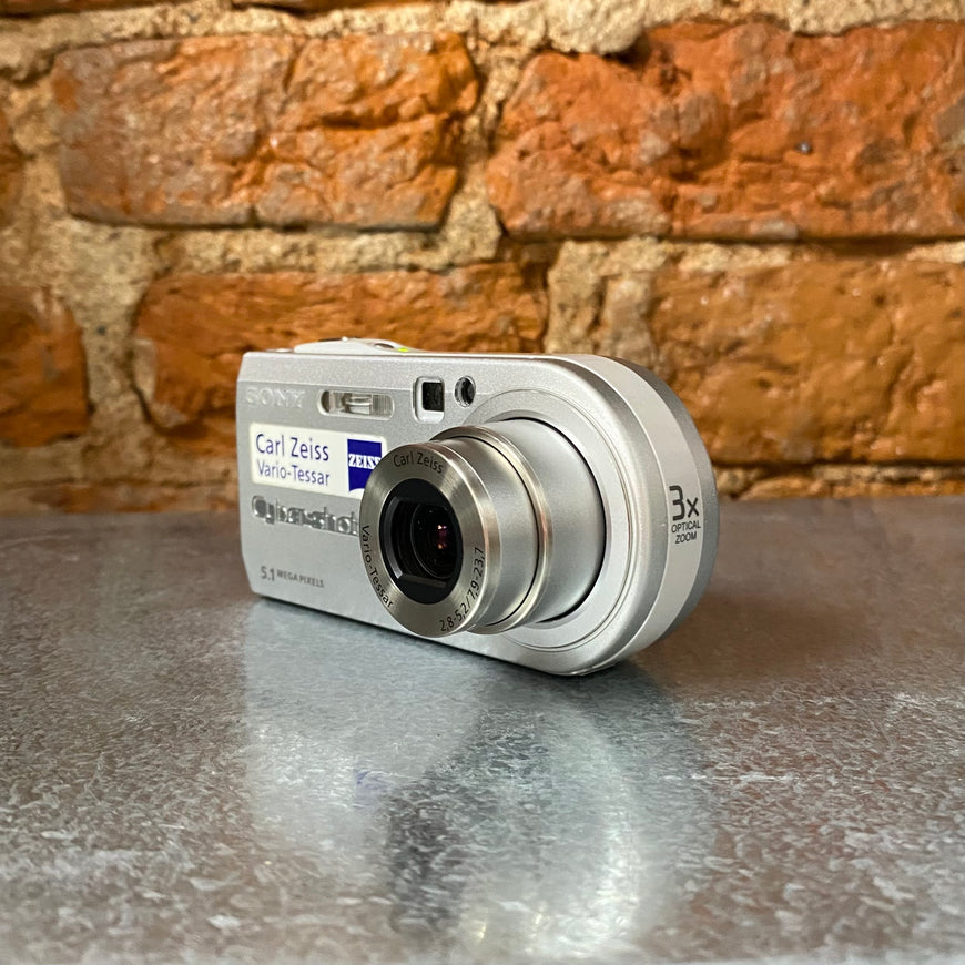 Sony Cyber-Shot DSC-P100 цифровой фотоаппарат