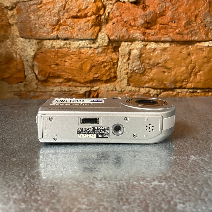 Sony Cyber-Shot DSC-P100 цифровой фотоаппарат
