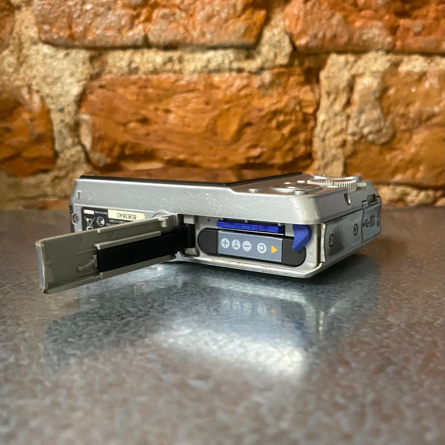 Sony Cyber-shot DSC-S750 цифровой фотоаппарат