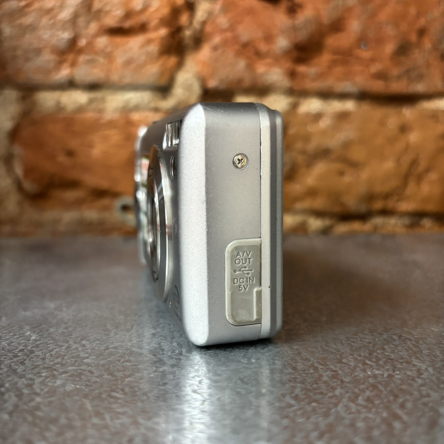 Fujifilm FinePix F20 серебряный цифровой фотоаппарат