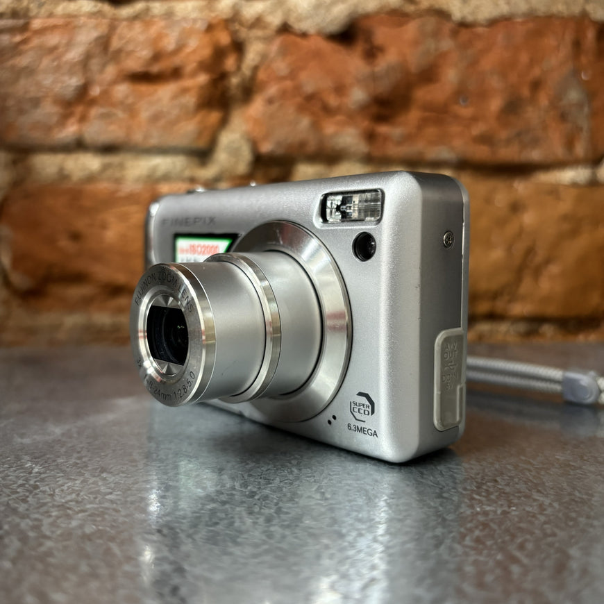 Fujifilm FinePix F20 серебряный цифровой фотоаппарат