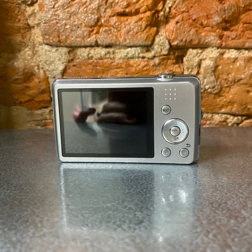 Panasonic Lumix DMC-FS40 серебро цифровой фотоаппарат