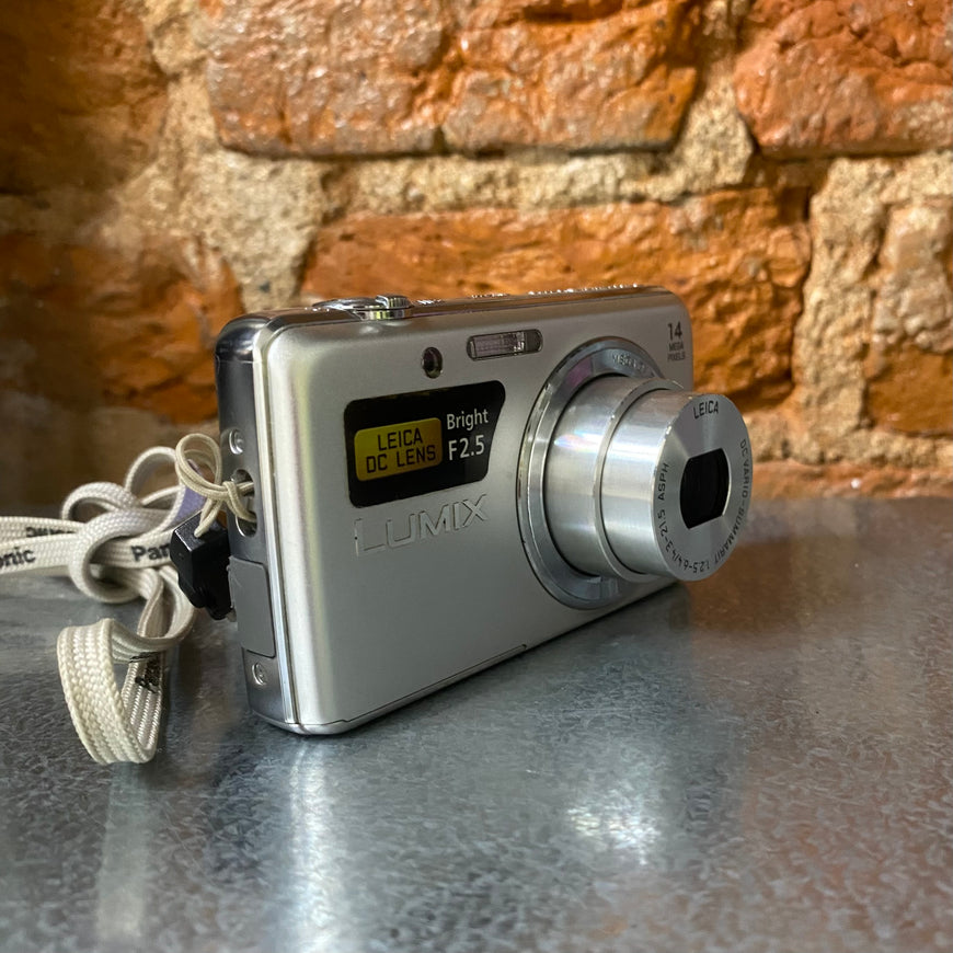 Panasonic Lumix DMC-FS40 серебро цифровой фотоаппарат