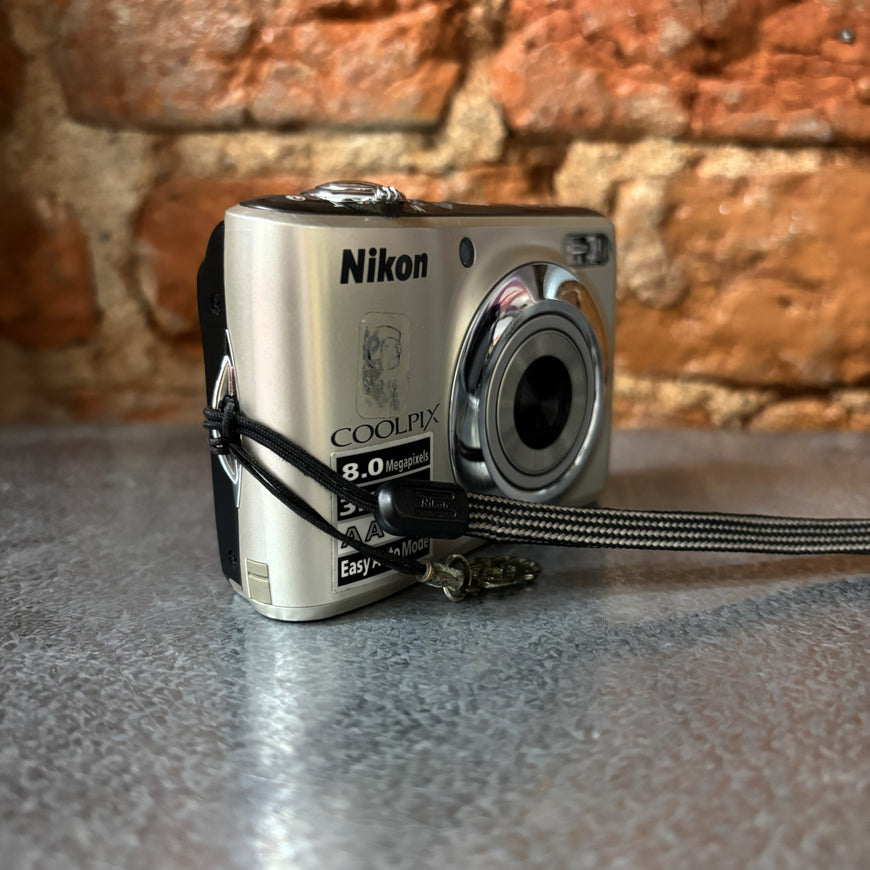 Nikon Coolpix L21 шампань