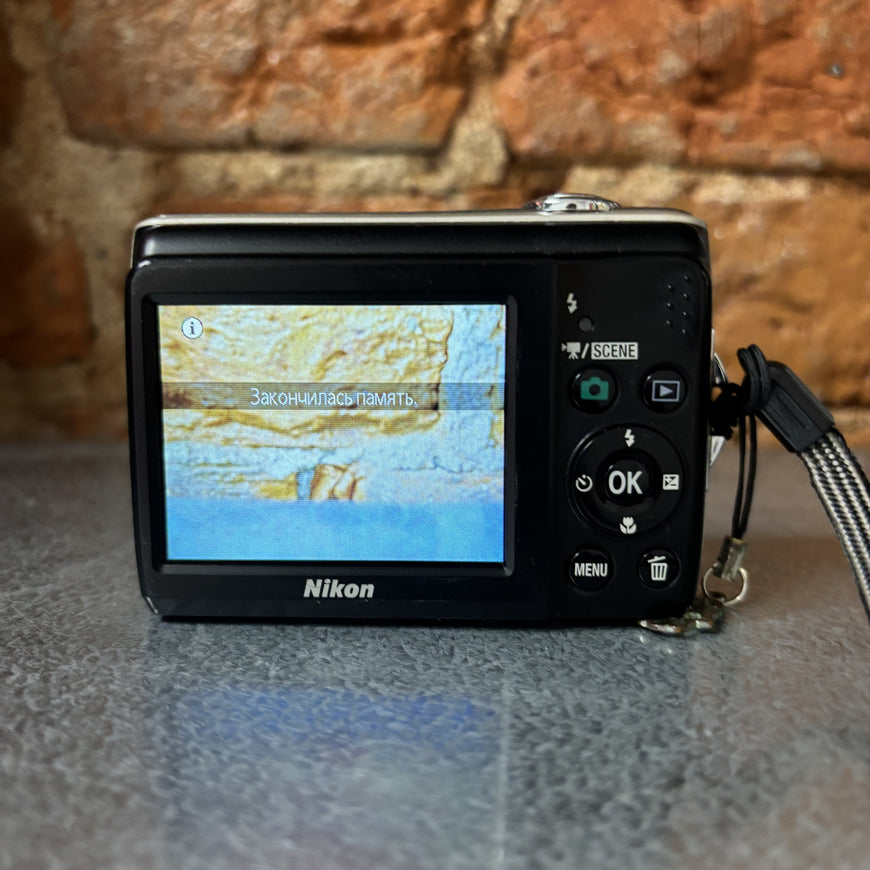 Nikon Coolpix L21 шампань