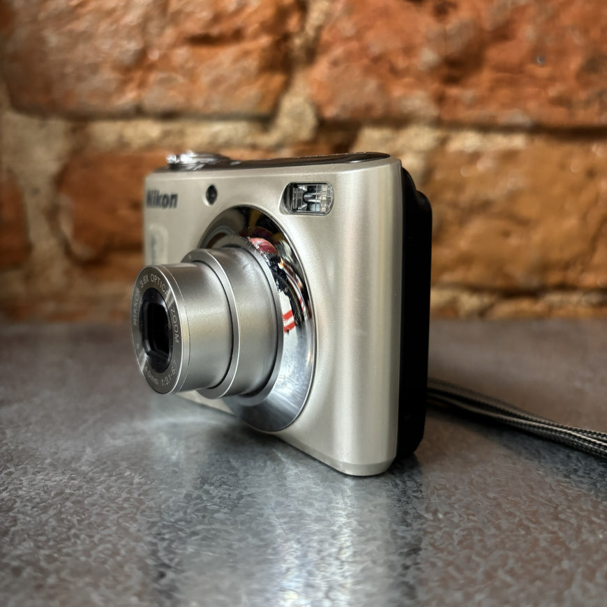 Nikon Coolpix L21 шампань