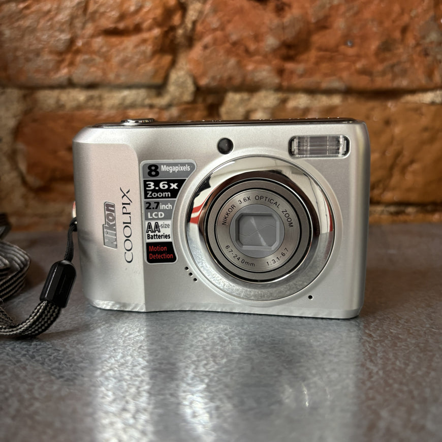 Nikon Coolpix L19 серебро цифровой фотоаппарат