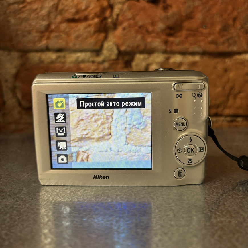 Nikon Coolpix L19 серебро цифровой фотоаппарат