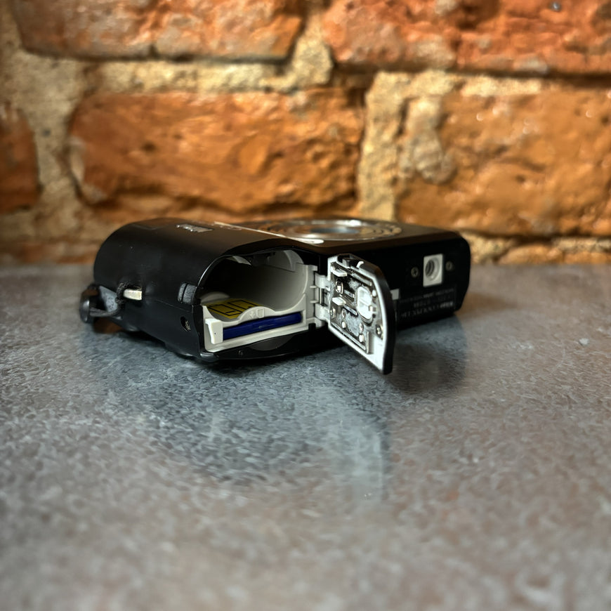 Nikon Coolpix L16 черный цифровой фотоаппарат