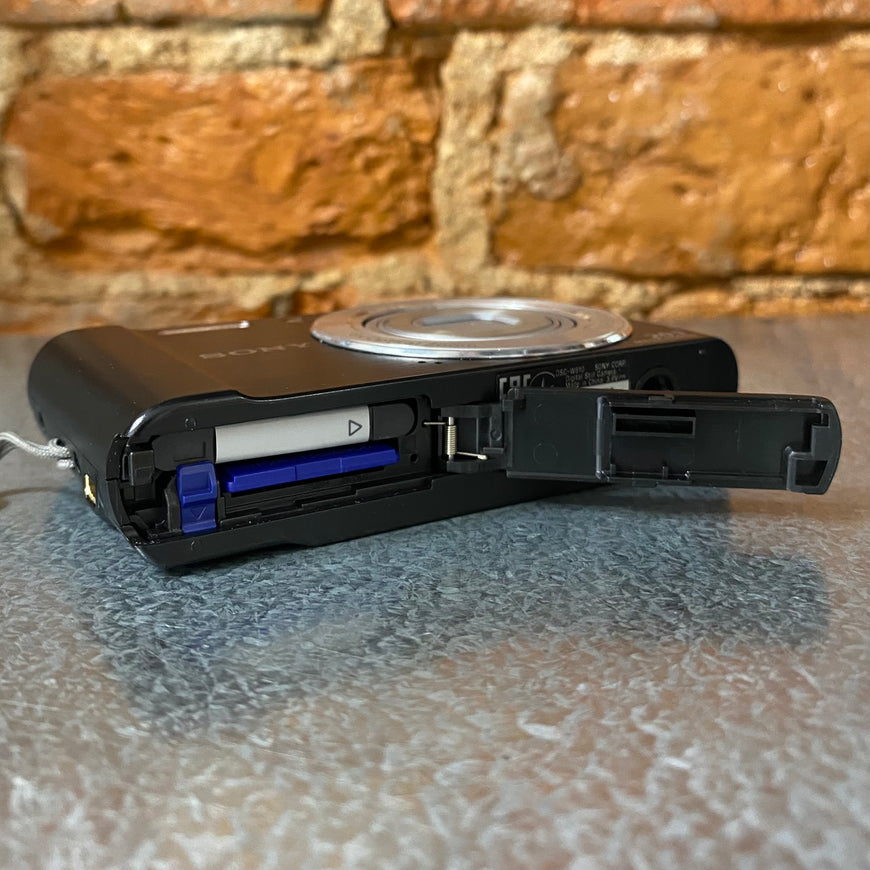 Sony Cyber-shot DSC-W810 черный цифровой фотоаппарат