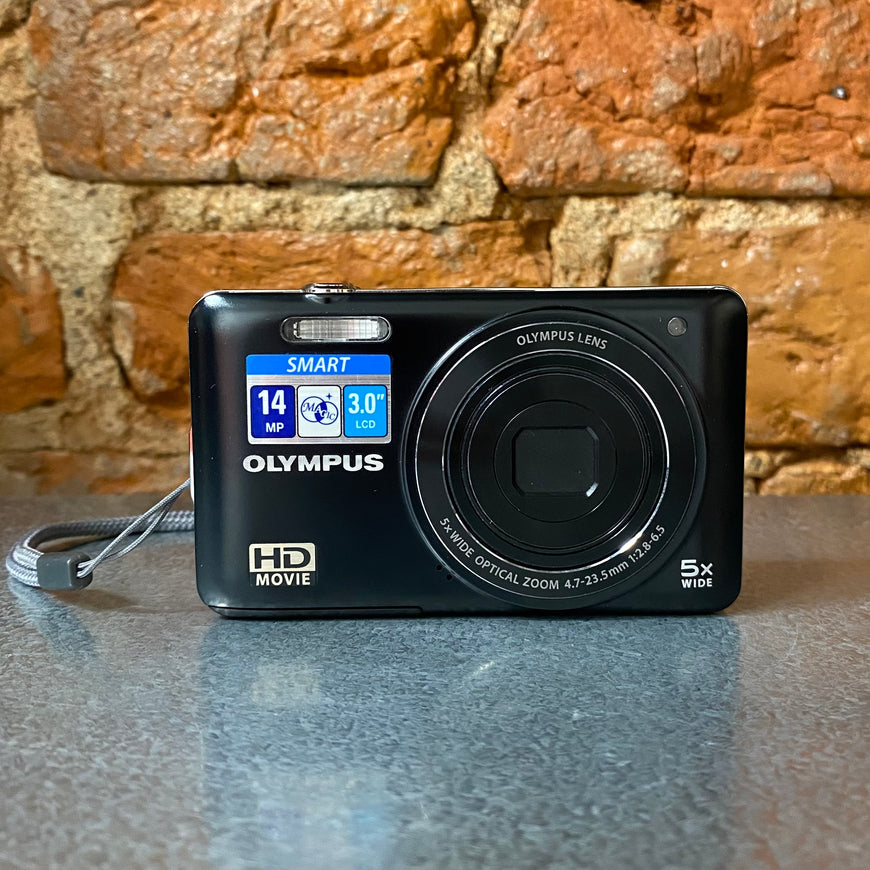 Цифровой фотоаппарат Olympus D-715 с оригинальной коробкой