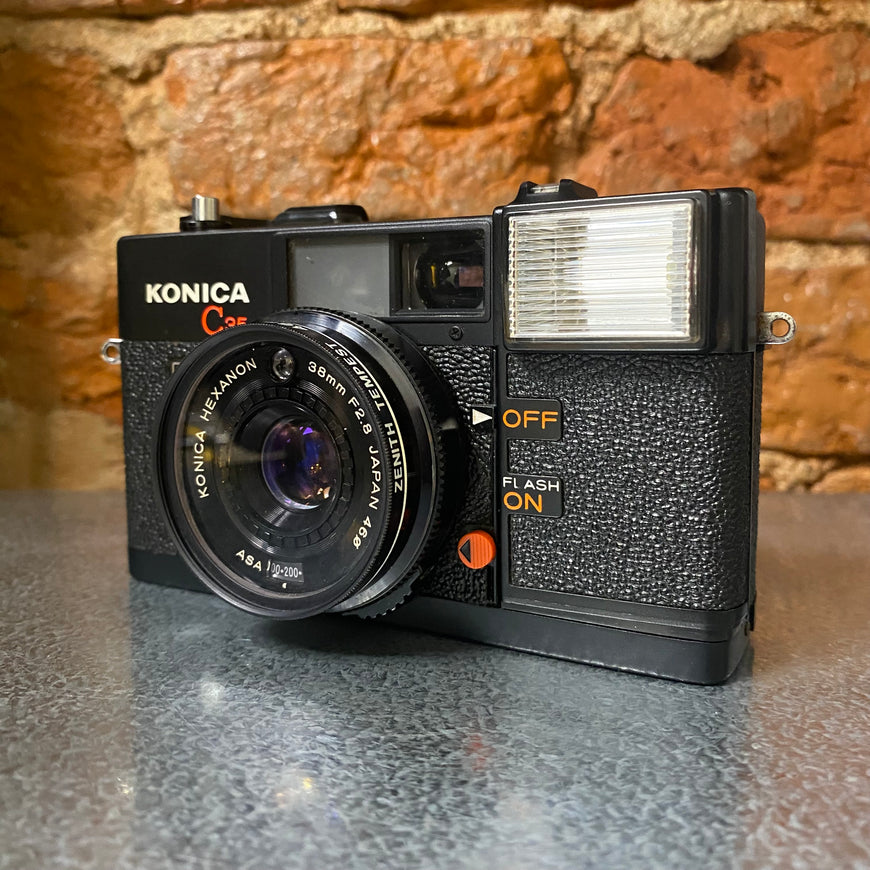 Konica C35 EF 2.8 пленочный фотоаппарат