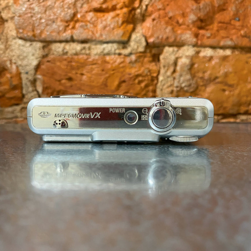 Sony Cyber-Shot DSC-W30 silver компактный цифровой фотоаппарат