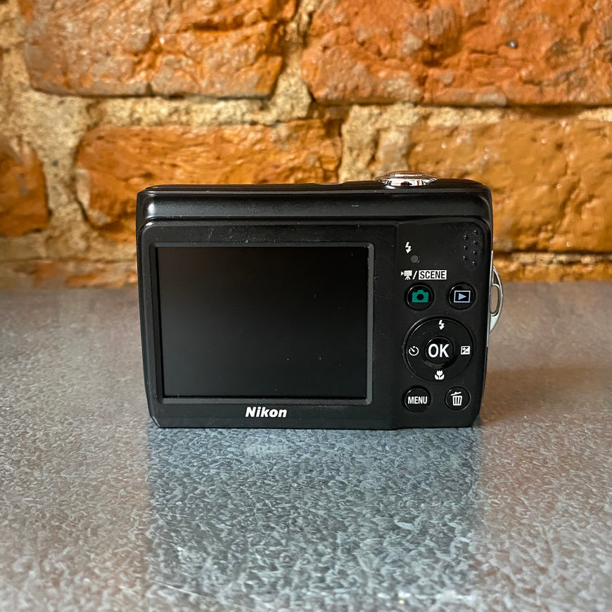Nikon Coolpix L21 коричневый цифровой фотоаппарат