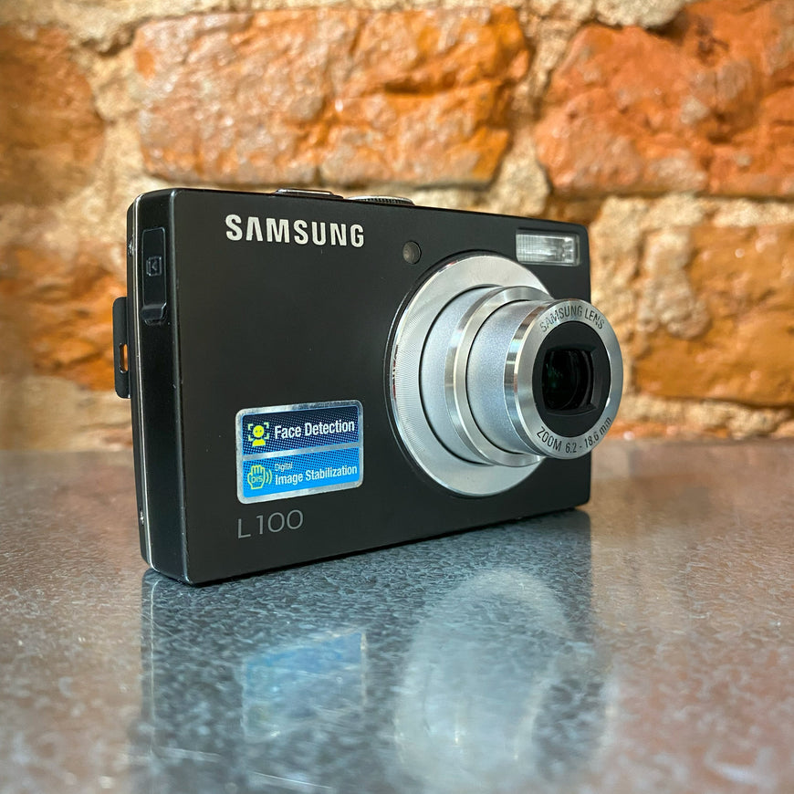 Samsung L100 черный цифровой фотоаппарат