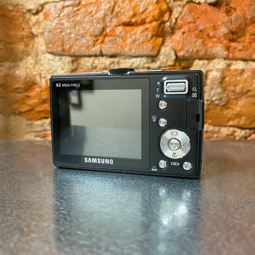 Samsung L100 черный цифровой фотоаппарат