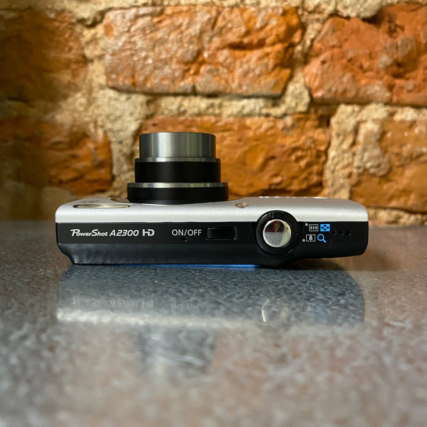 Canon A2300 белый цифровой фотоаппарат