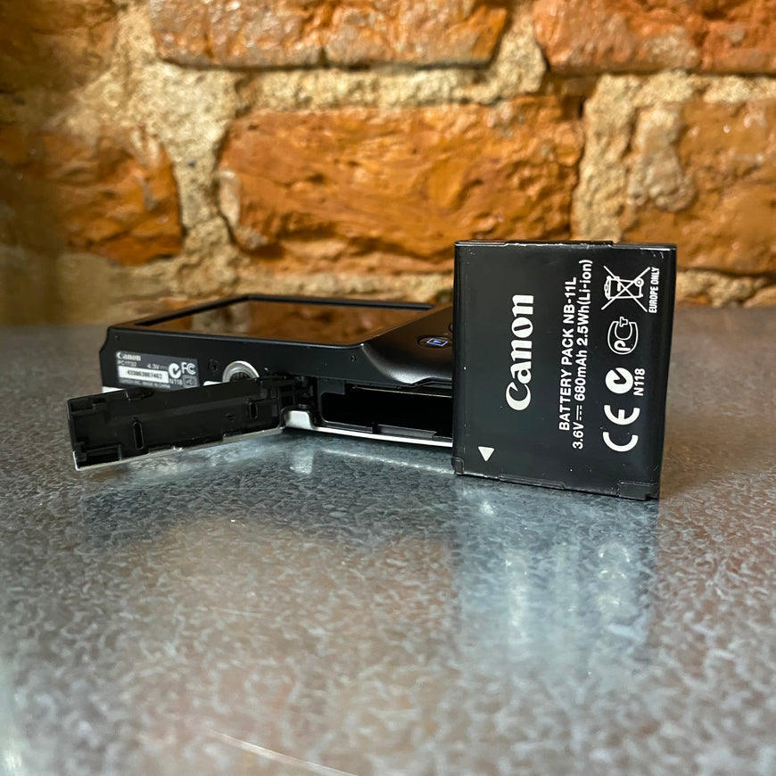 Canon A2300 белый цифровой фотоаппарат