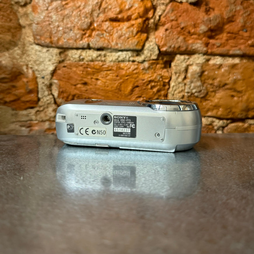 Sony Cyber-shot DSC-P73 серебро цифровой фотоаппарат