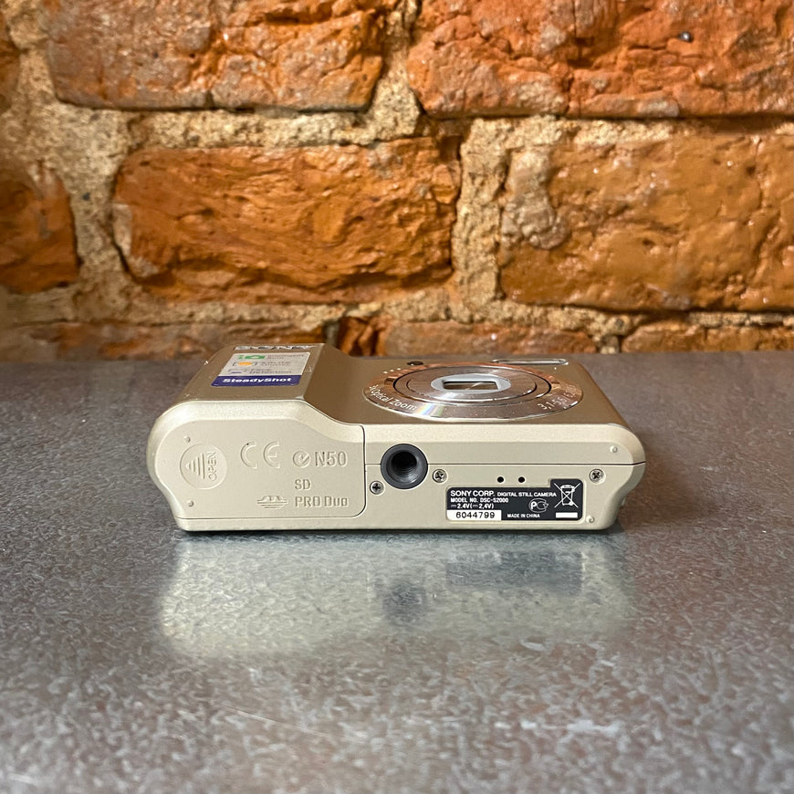 Sony Cyber-shot DSC-S2000 золото цифровой фотоаппарат