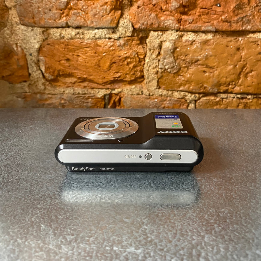 Sony Cyber-shot DSC-S2000 черный цифровой фотоаппарат