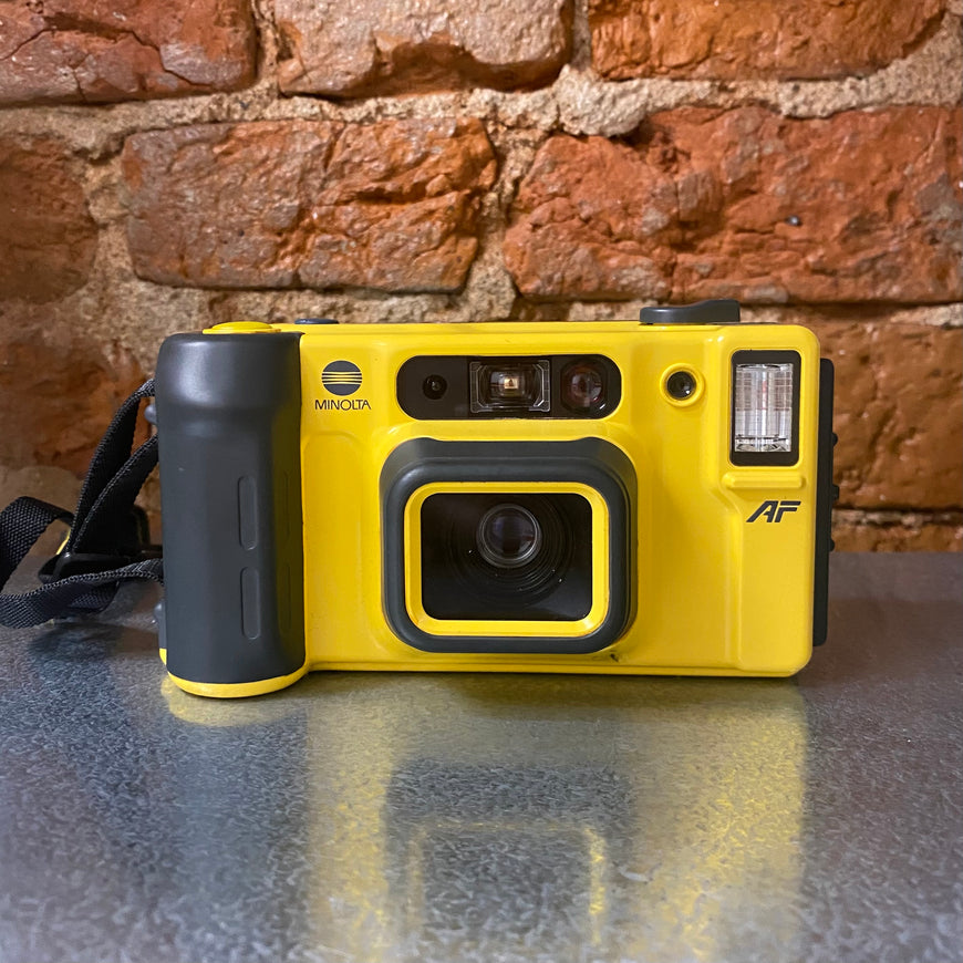 Minolta Weathermatic Dual 35 Yellow — водонепроницаемый плёночный фотоаппарат