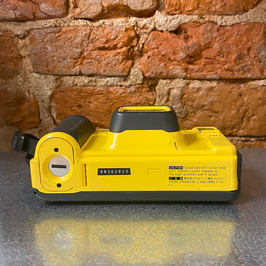 Minolta Weathermatic Dual 35 Yellow — водонепроницаемый плёночный фотоаппарат