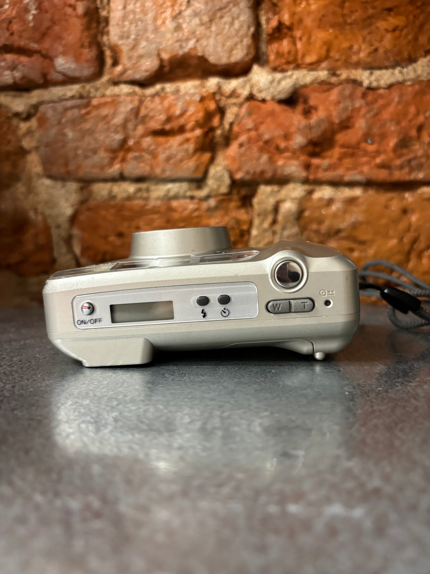 Minolta 110 Zoom — плёночный фотоаппарат с зумом