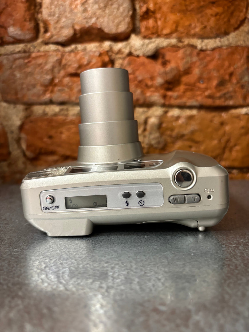 Minolta 110 Zoom — плёночный фотоаппарат с зумом
