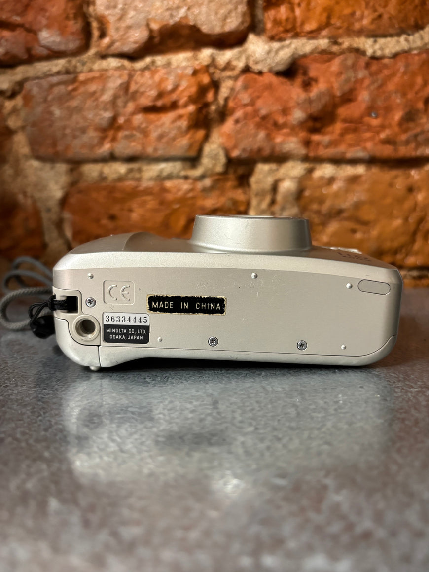 Minolta 110 Zoom — плёночный фотоаппарат с зумом