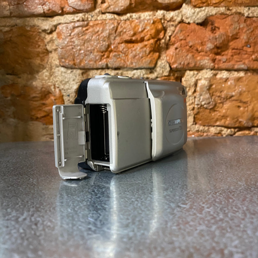 Olympus Superzoom 70G пленочный фотоаппарат