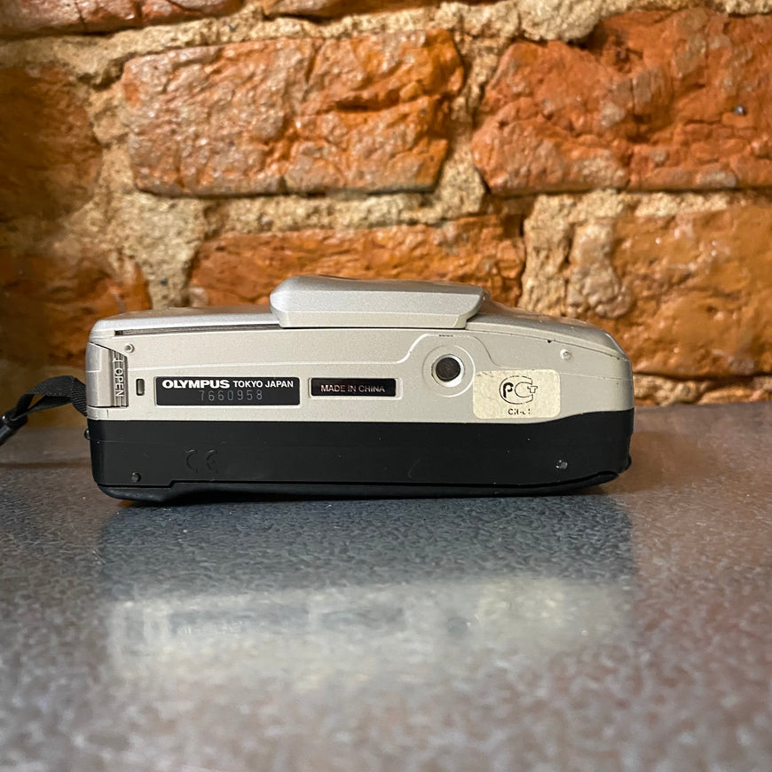 Olympus Superzoom 70G пленочный фотоаппарат