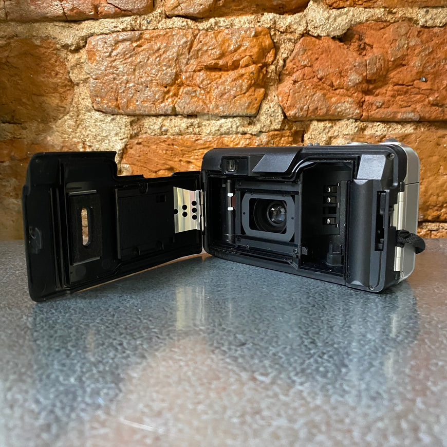 Olympus Superzoom 70G пленочный фотоаппарат