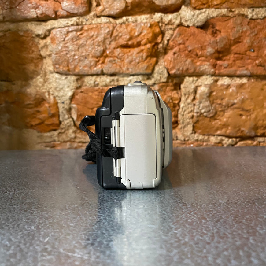 Olympus Superzoom 70G пленочный фотоаппарат