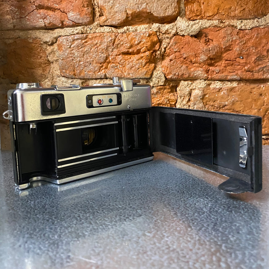 Yashica Electro 35 silver пленочный фотоаппарат