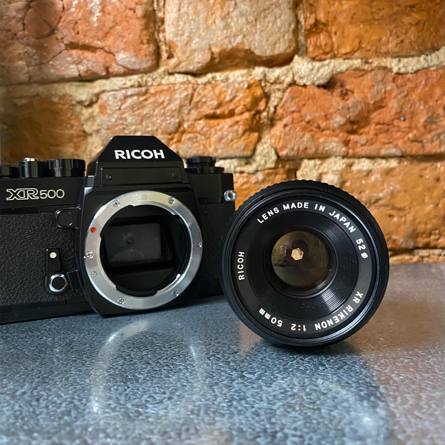 Ricoh XR500 Rikenon 1:2 50 mm зеркальный пленочный фотоаппарат