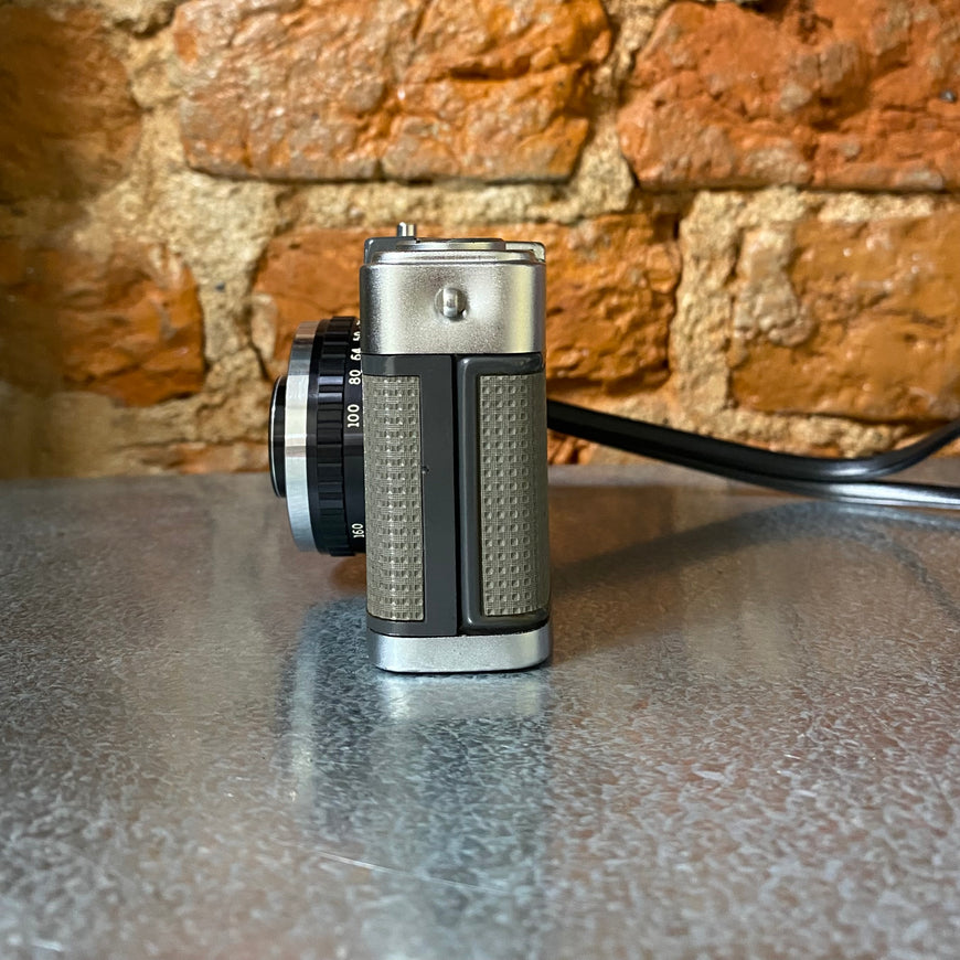 Olympus PEN EE-S рабочий экспонометр пленочный полукадровый фотоаппарат