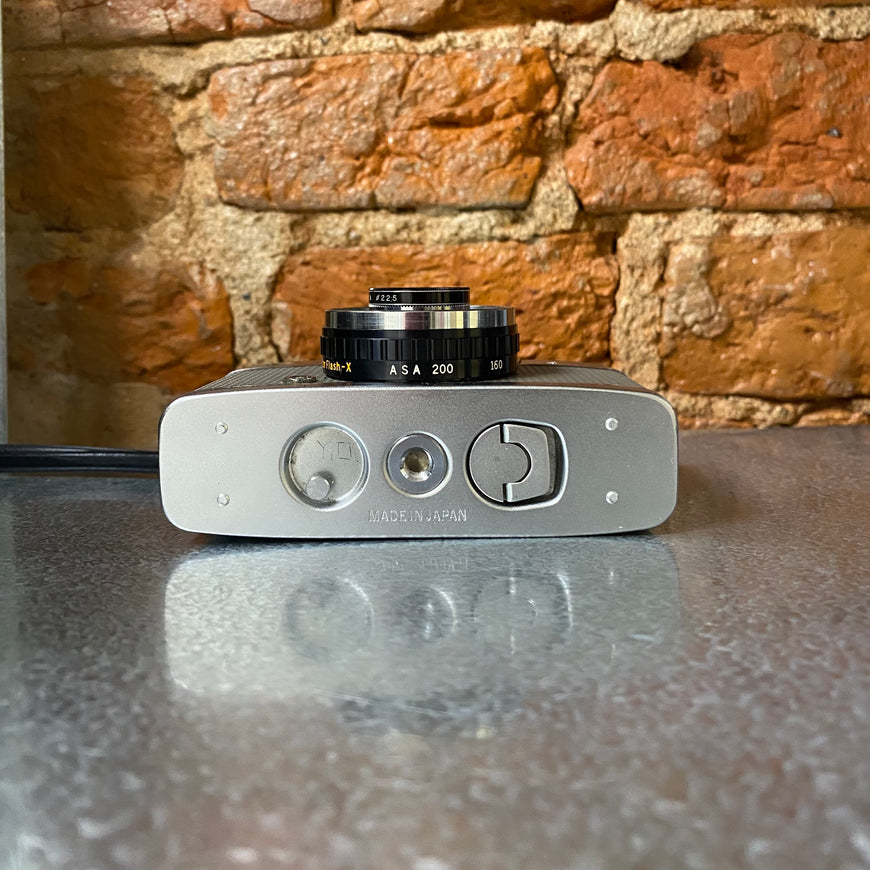 Olympus PEN EE-S рабочий экспонометр пленочный полукадровый фотоаппарат