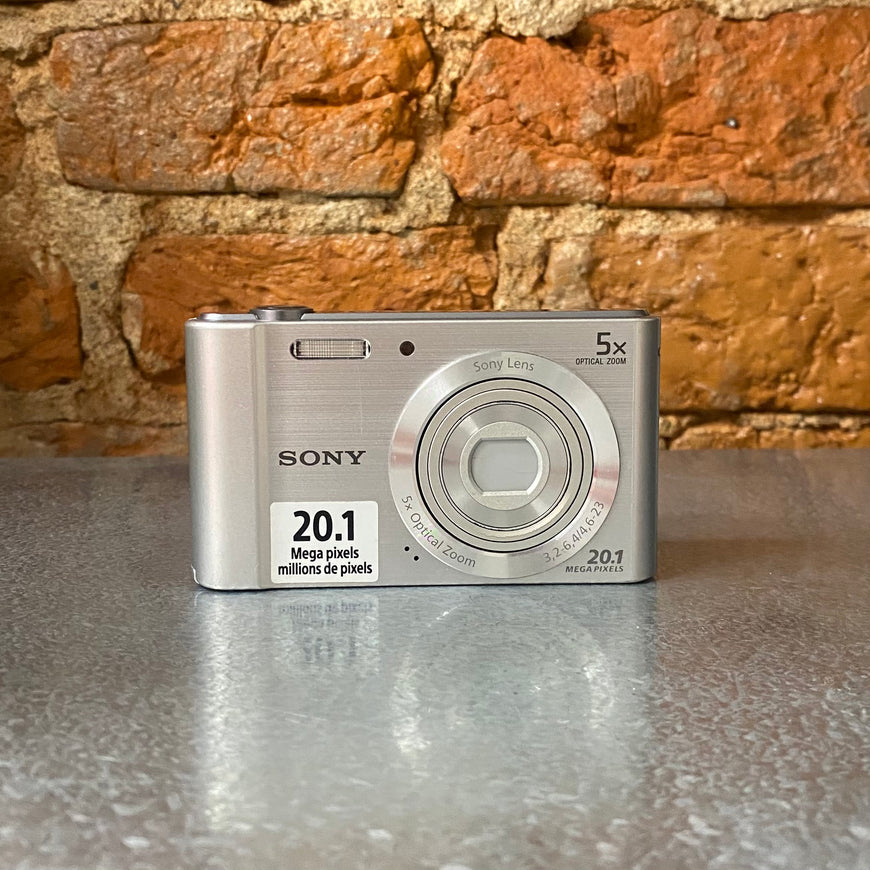 Sony Cyber-shot DSC-W800 — цифровой фотоаппарат в коробочном комплекте