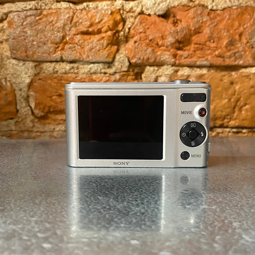 Sony Cyber-shot DSC-W800 — цифровой фотоаппарат в коробочном комплекте