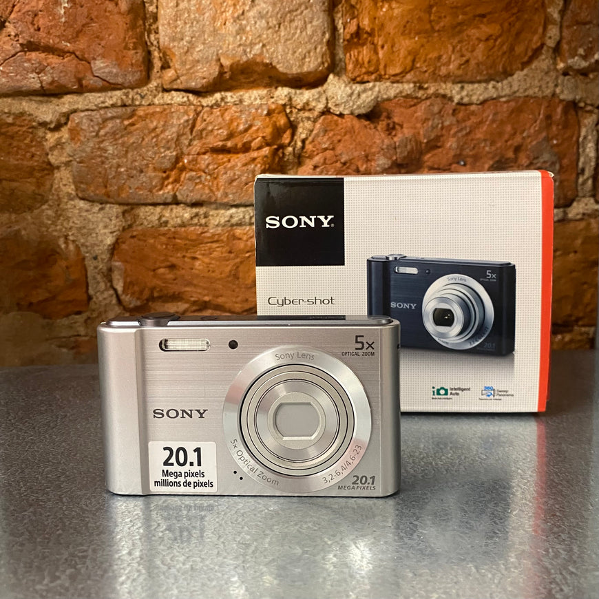 Sony Cyber-shot DSC-W800 — цифровой фотоаппарат в коробочном комплекте