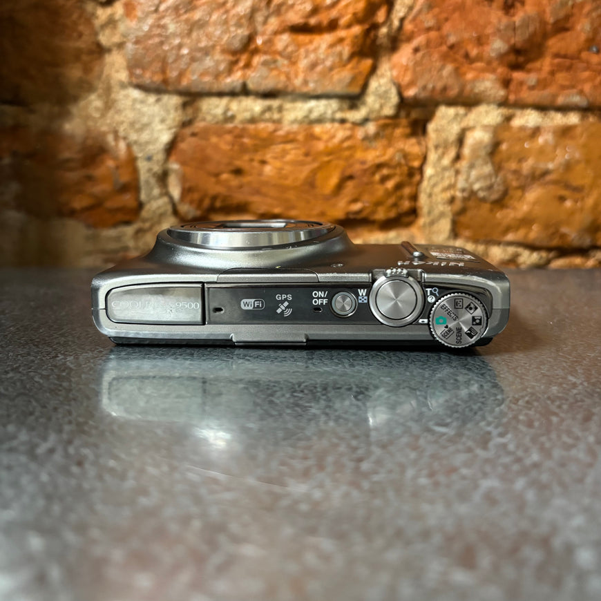 Nikon Coolpix S9500 бронзовый цифровой фотоаппарат