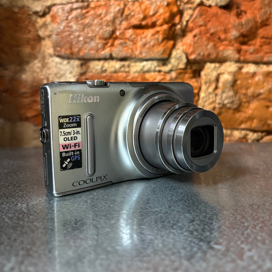 Nikon Coolpix S9500 бронзовый цифровой фотоаппарат