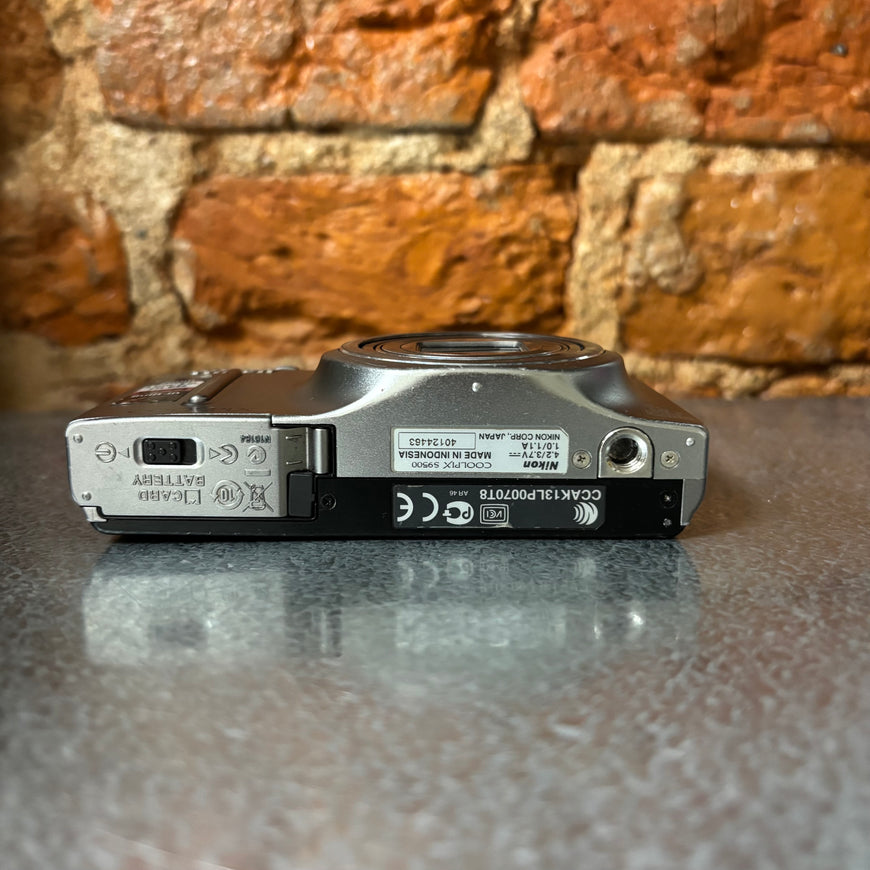 Nikon Coolpix S9500 бронзовый цифровой фотоаппарат
