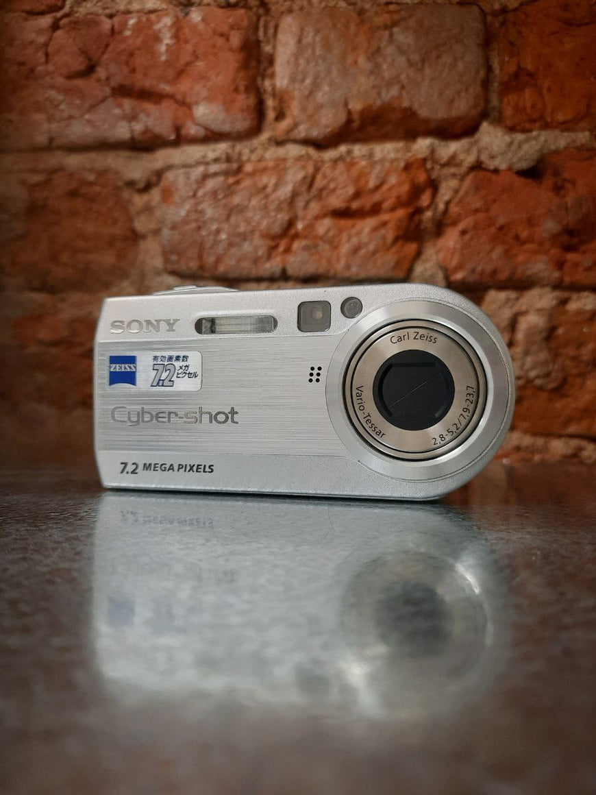 Sony Cyber-shot DSC-P150 цифровой фотоаппарат