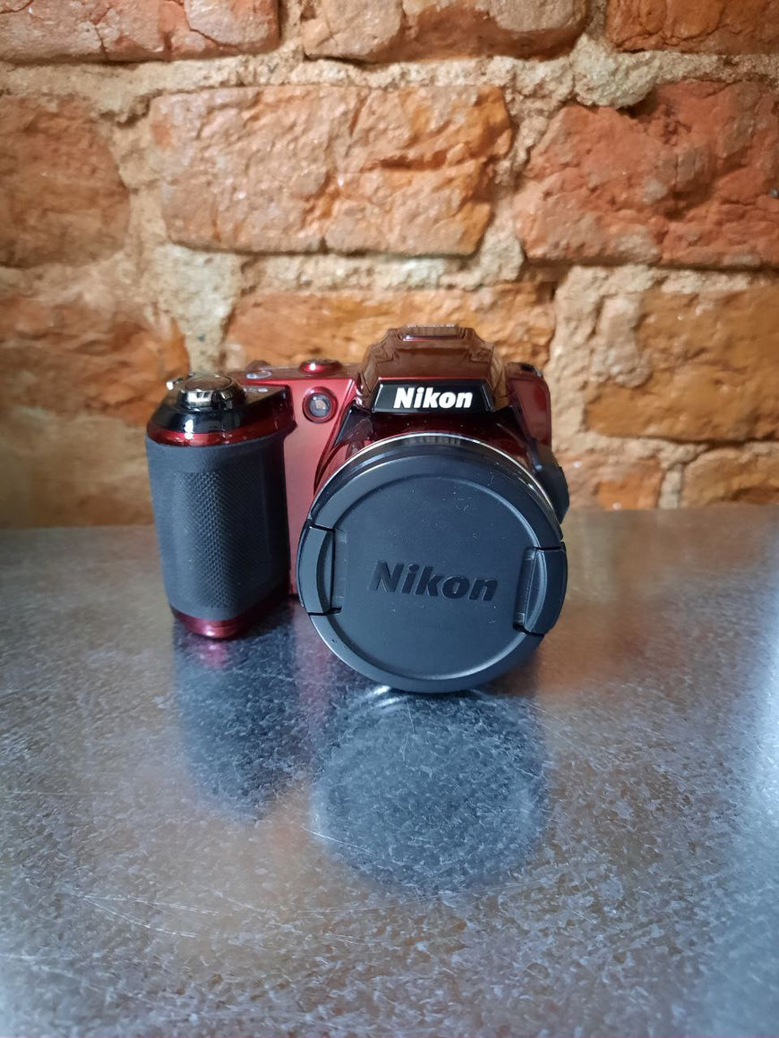 Nikon Coolpix L120 красный цифровой фотоаппарат