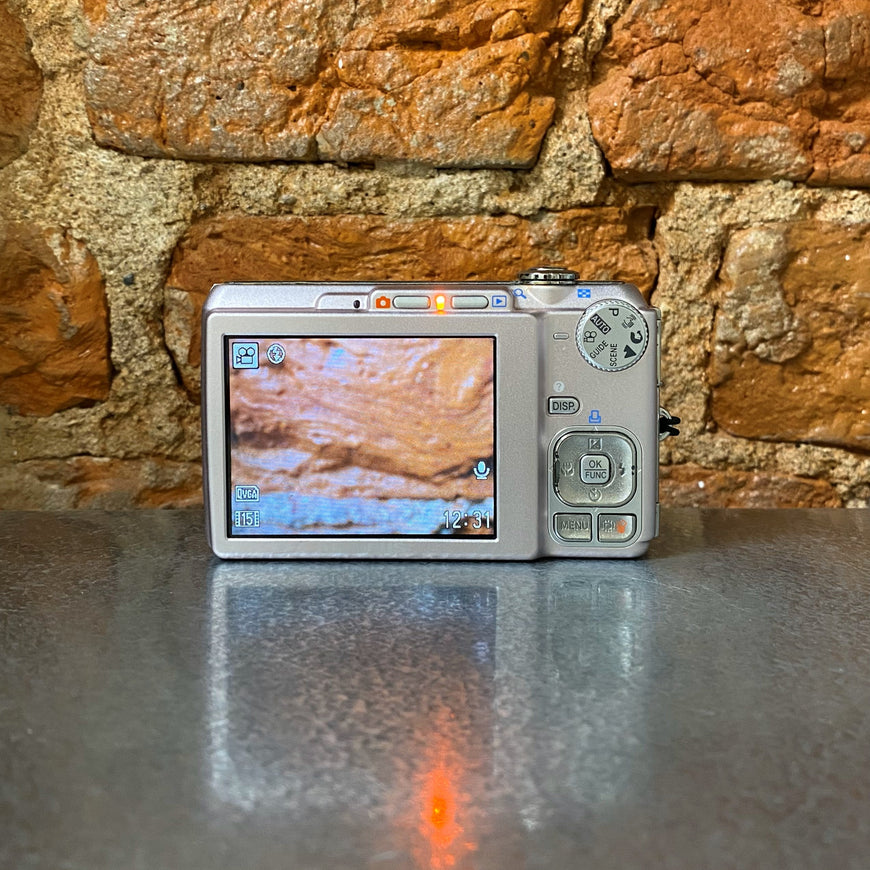 Olympus FE-340 розовый цифровой фотоаппарат