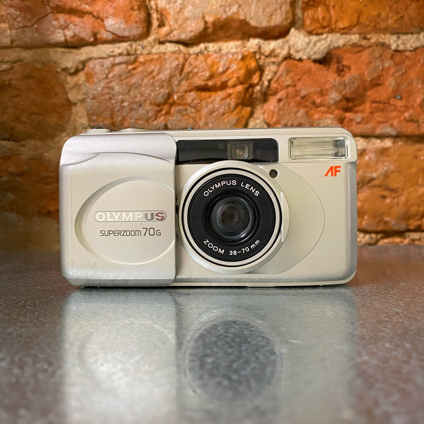 Olympus Superzoom 70G пленочный фотоаппарат