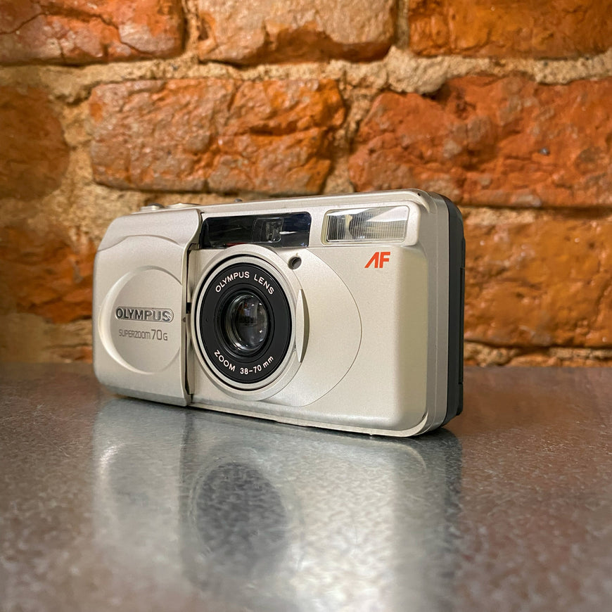 Olympus Superzoom 70G пленочный фотоаппарат